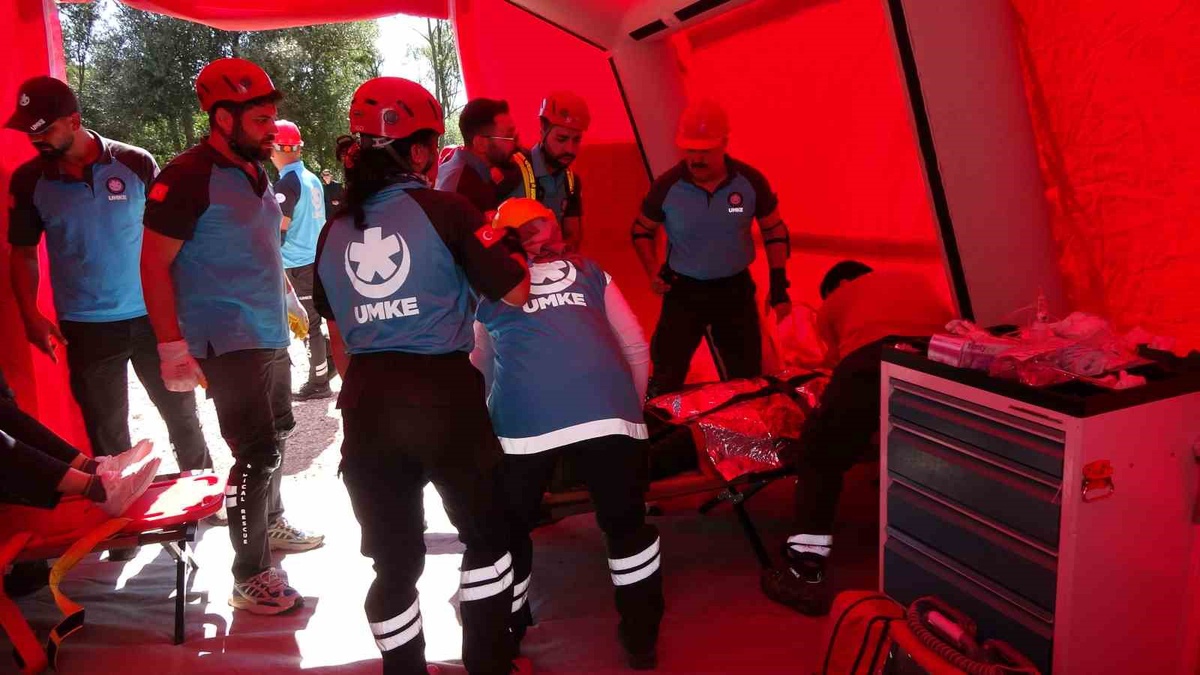 Yozgat'ta UMKE ekipleri baraj patlaması senaryosuyla afet tatbikatı yaptı