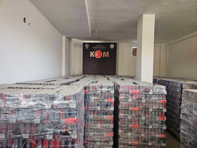 Uşak'ta bozuk enerji içeceği ve elektronik sigara operasyonunda 2 zanlı hakkında işlem