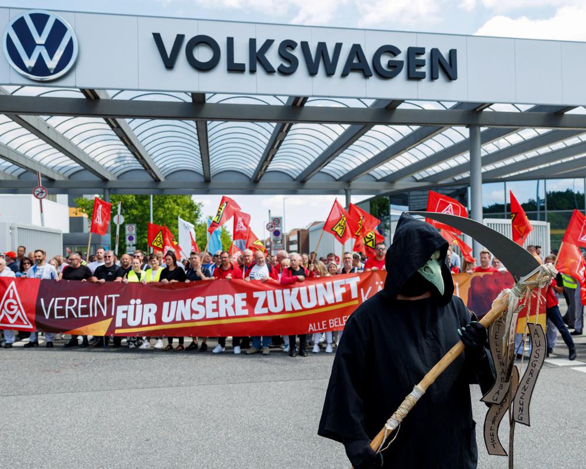 Volkswagen 2030'a kadar 100 bin kişilik istihdam azaltacak