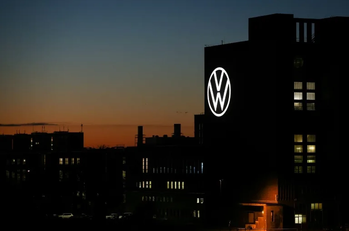 Volkswagen, 2030\'a kadar 100 bin kişiyi işten çıkaracağını açıkladı