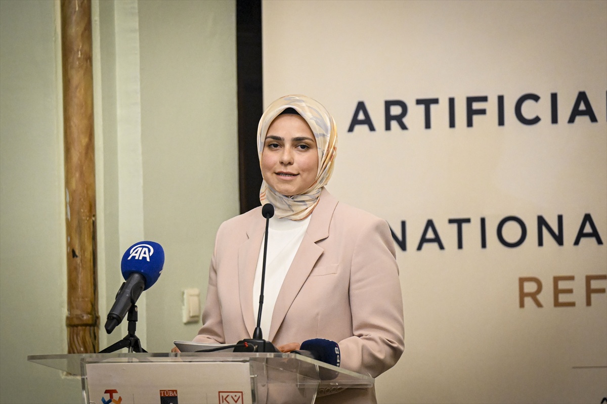 Yapay Zeka ve Milli Teknoloji kitabı Karaköy Palas\'ta tanıtıldı, 38 uzman katkı verdi