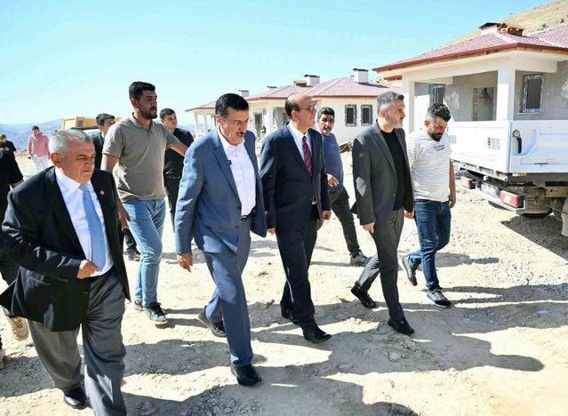 Yeşilyurt Belediye Başkanı Geçit, Kadiruşağı Mahallesi'ne iki yeni köprü müjdesi verdi