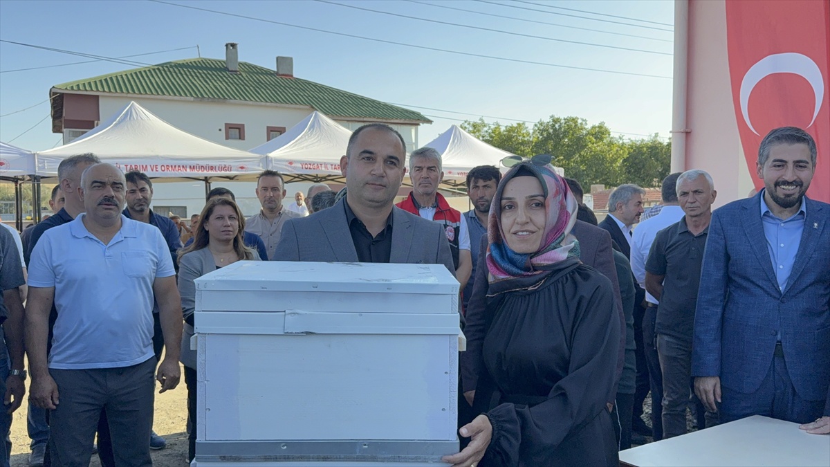 Yozgat'ta 100 arıcıya 1500 polen tuzaklı kovan desteği
