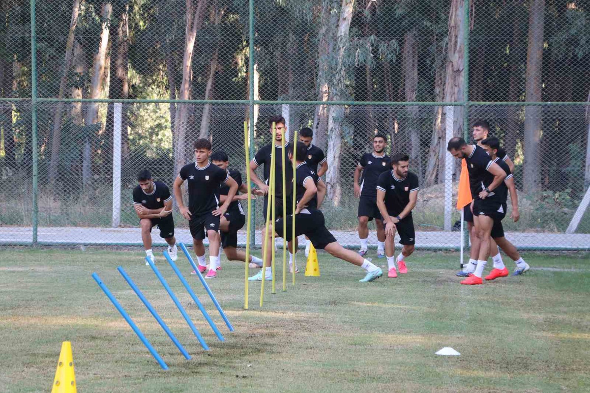 Adana 01 FK Başkanı Kutlu: Bu iş parayla değil yürekle olur, hedef şampiyonluk