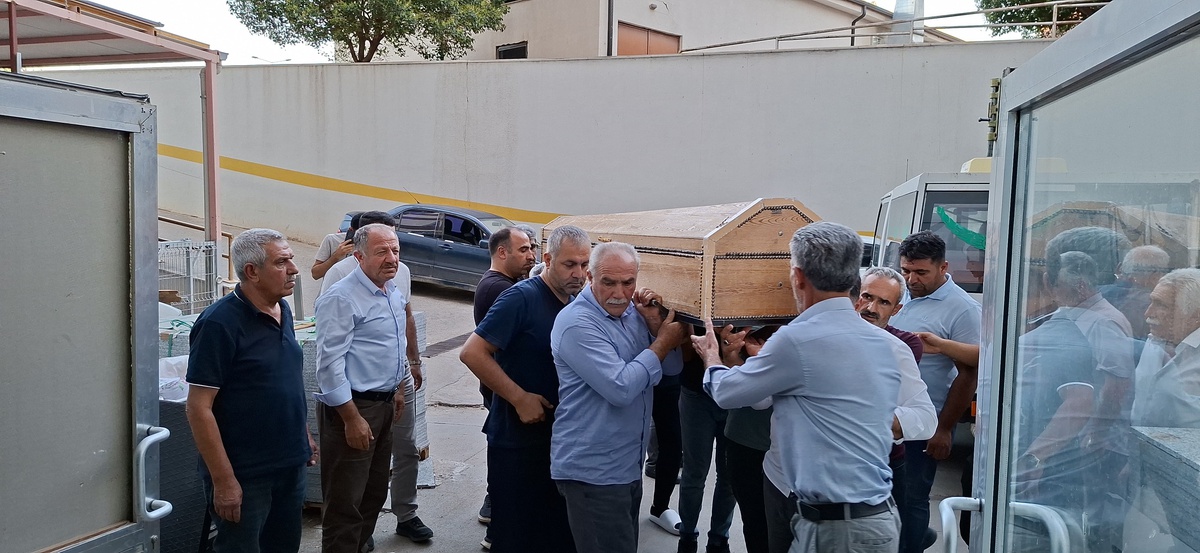 Adıyaman Çelikhan\'da gazeteci Harun Yumrutepe, otomobilin devrilmesiyle yaşamını yitirdi