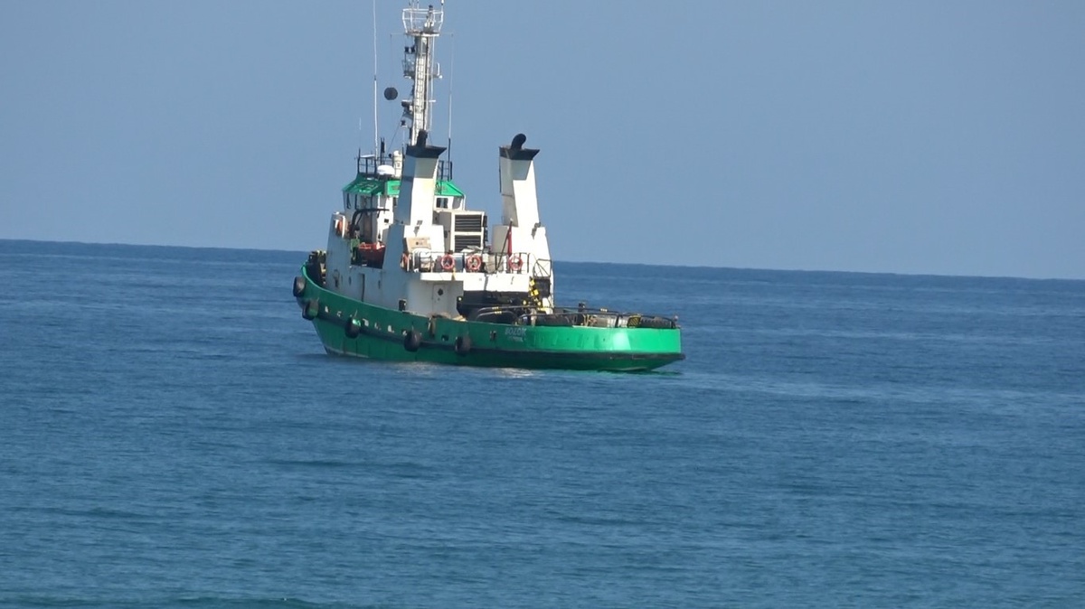 Hong Kong bayraklı dron saldırısına uğrayan gemi Samsun Alaçam'da karaya oturdu