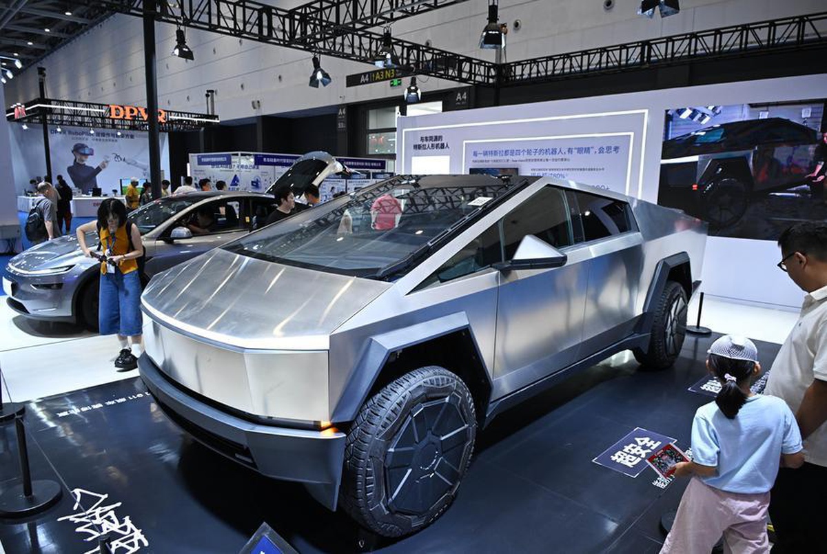 Qingdao\'da açılan 2026 Tüketici Elektroniği Fuarı\'nda yeni ürünler tanıtılıyor