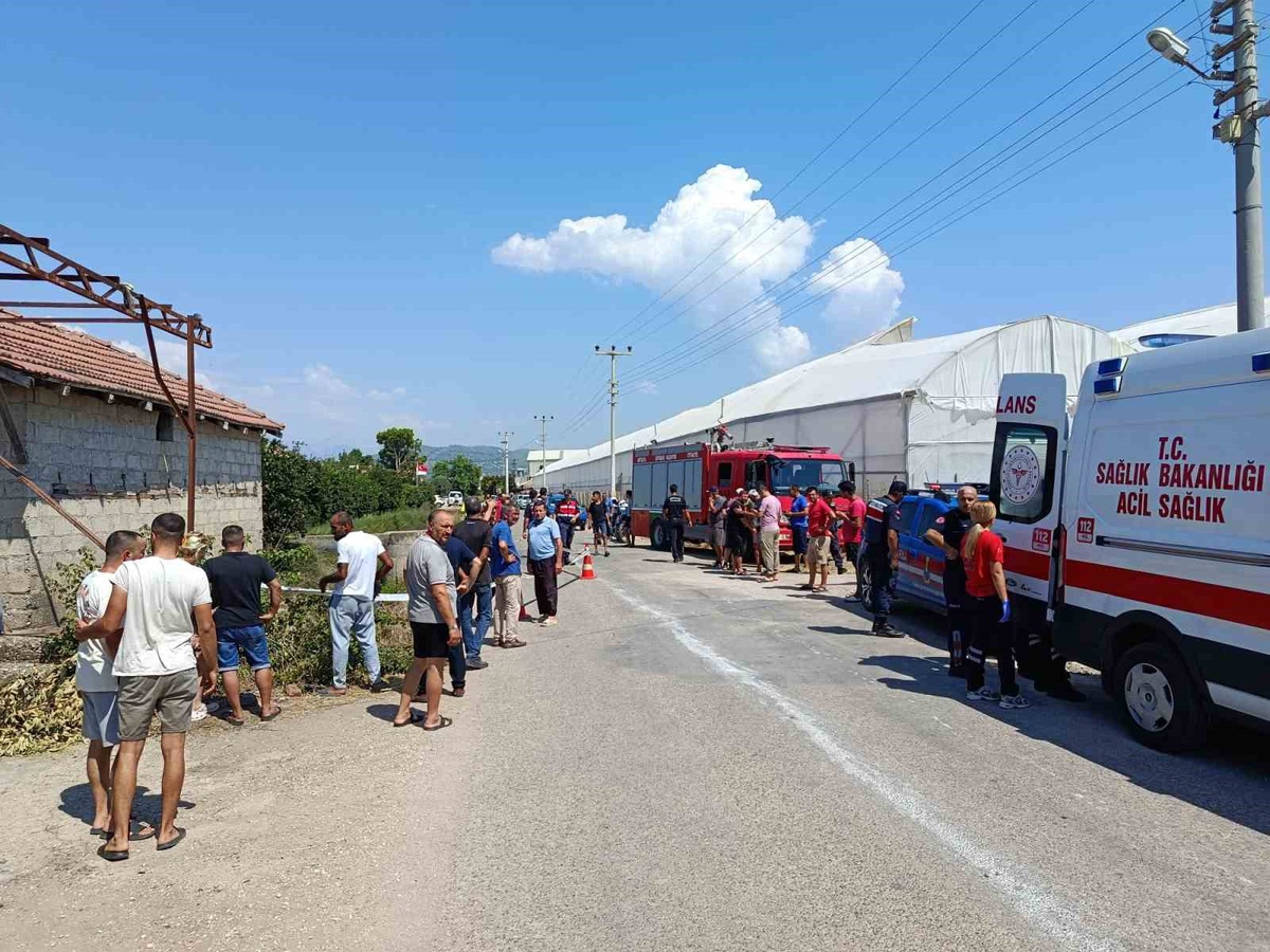 Kumluca'da traktör kanala düştü, Ali Genç hayatını kaybetti