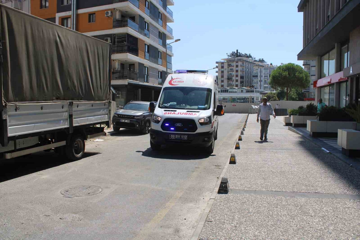 Aydın Efeler'de merdivenlerden düşen 51 yaşındaki adam yaralandı
