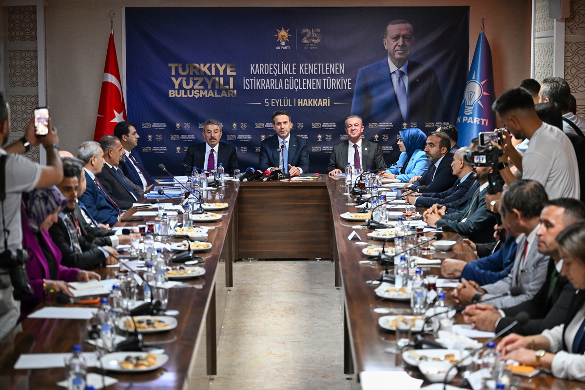 Bakan Bayraktar: Hakkari doğunun yükselen yıldızı olacak