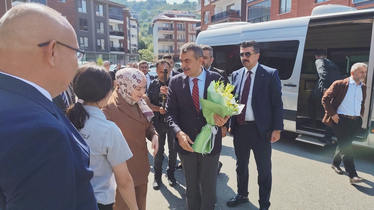 Milli Eğitim Bakanı Tekin Giresun\'da Terörsüz Türkiye vurgusu yaptı