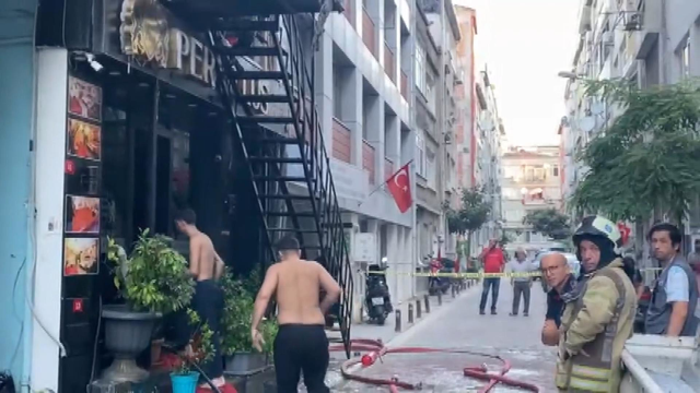 Bakırköy'de otelde çıkan yangında 12 kişi yaralandı, 7 kişi tahliye edildi