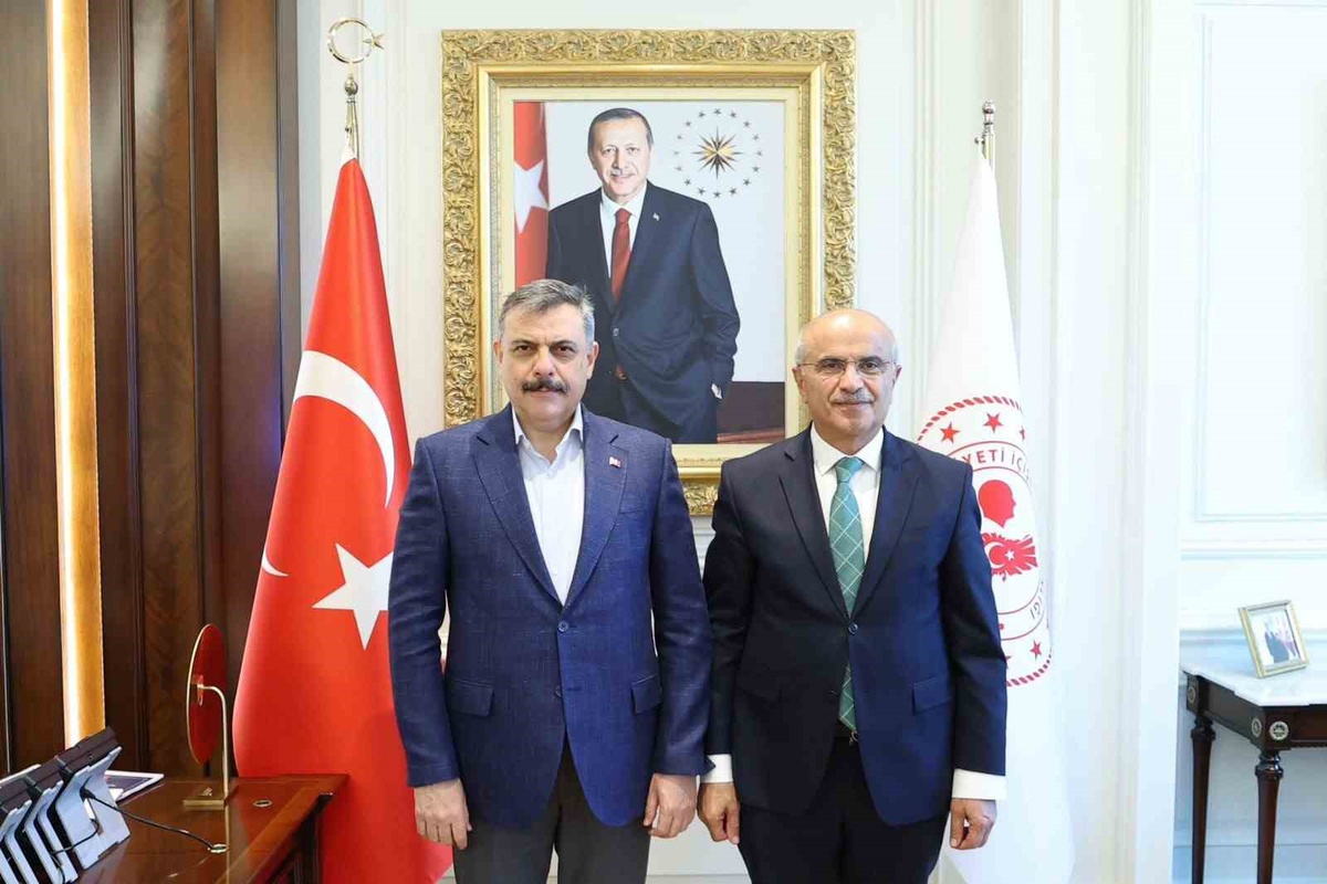 Malatya Belediye Başkanı Sami Er, İçişleri Bakanı ile deprem hedeflerini görüştü