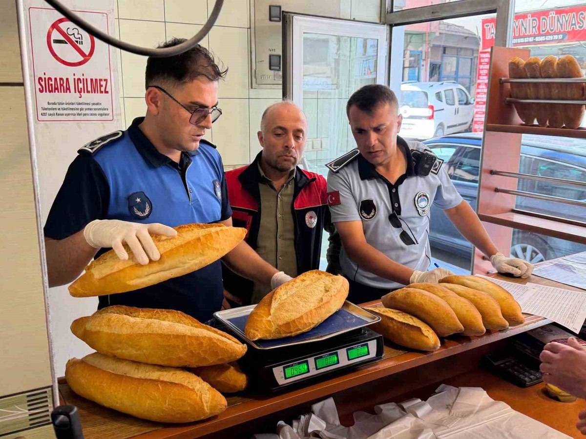 Bayburt'ta fırınlara gramaj ve fiyat denetimi; aykırı işletmelere ceza yağdı