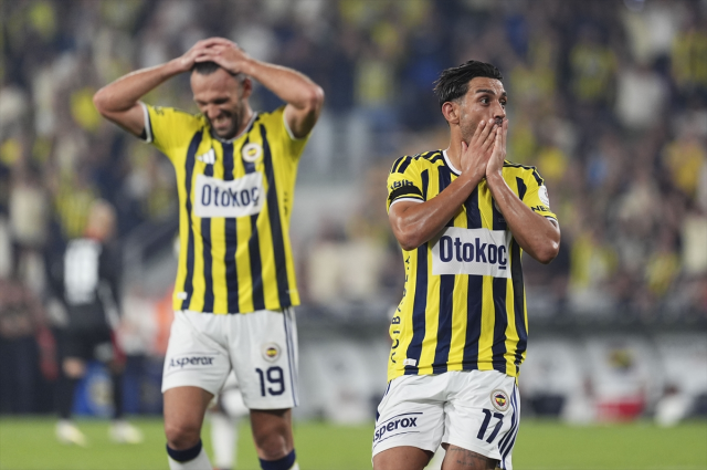 Fenerbahçe'ye sahasında büyük şok! Öne geçtikleri derbiyi kaybettiler