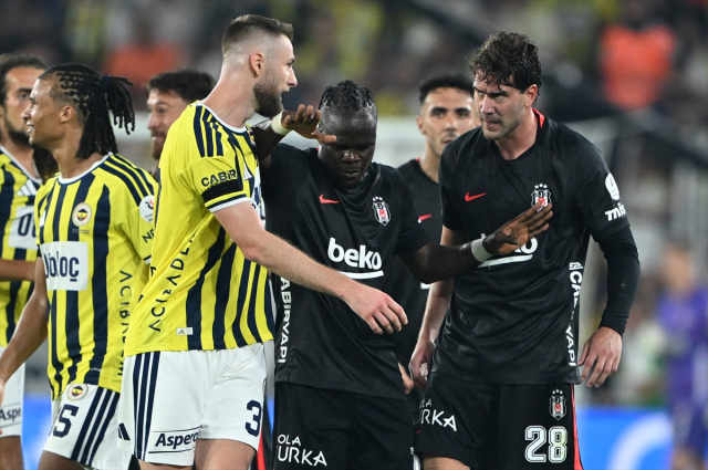 Fenerbahçe'ye sahasında büyük şok! Öne geçtikleri derbiyi kaybettiler
