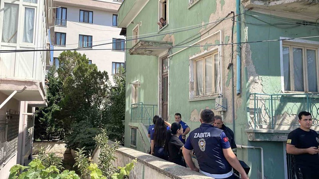 Konya Meram'da koku paniği, Evi basılan yaşlı kadın pencereden seslendi