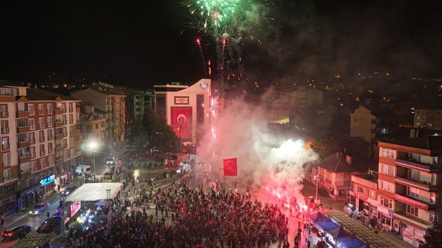 Bozüyük'ün kurtuluşunun 104'üncü yılı bayraklı konvoy ve konserle kutlandı
