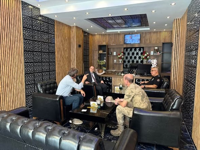 Bulanık Kaymakamı Koşansu esnafla buluştu, sorunları ilgili kurumlarla çözecek