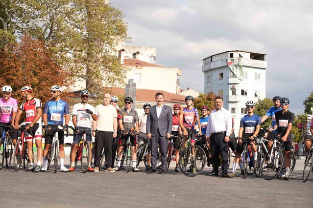 Bursa Yenişehir'deki Altın Biber Festivali bisiklet yarışını Gökhan Ulutaş kazandı