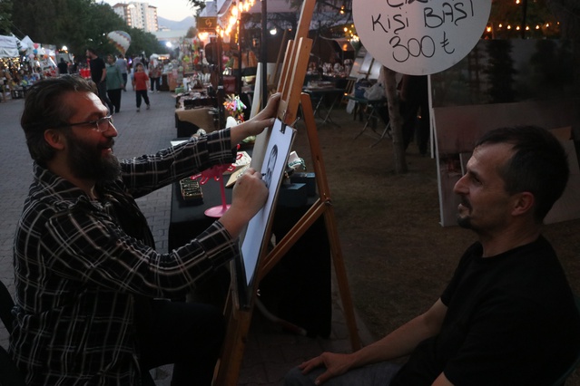 Bob Ross etkisiyle başlayan yolculuk Mahmut Elmalı, Kayseri'de iz bırakıyor