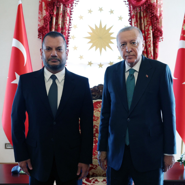 Dolmabahçe'de futbol zirvesi! Cumhurbaşkanı Erdoğan 4 büyüklerin başkanlarını kabul etti