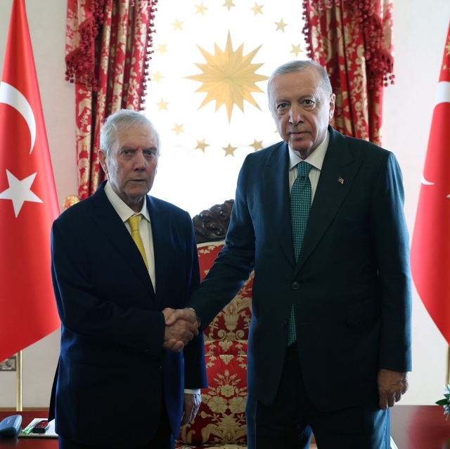 Dolmabahçe'de futbol zirvesi! Cumhurbaşkanı Erdoğan 4 büyüklerin başkanlarını kabul etti