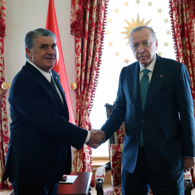 Dolmabahçe'de futbol zirvesi! Cumhurbaşkanı Erdoğan 4 büyüklerin başkanlarını kabul etti