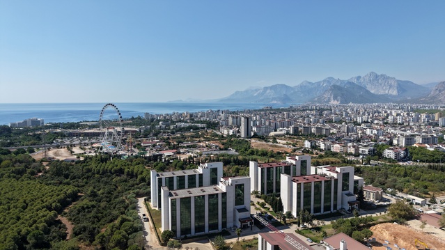 Antalya'daki deniz manzaralı öğrenci yurtları, yeni dönemde öğrencilerine kapılarını açıyor