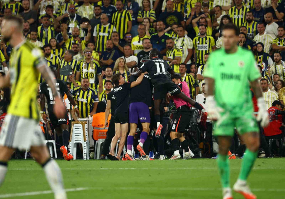 Beşiktaş derbide Fenerbahçe\'yi 2-1 yendi, puanını 9\'a çıkardı