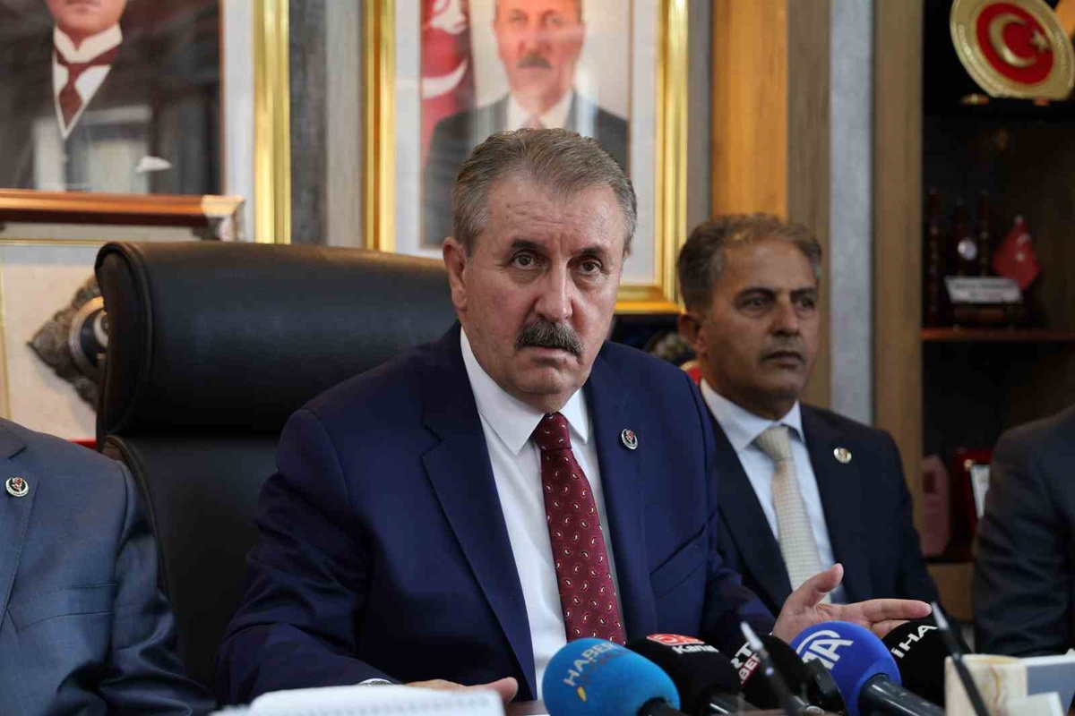 Destici: Türkiye prangalarını kırdı