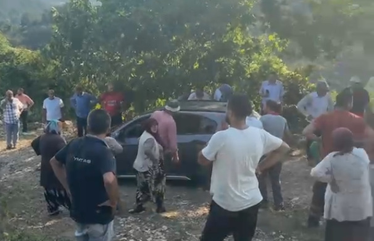 Düzce Cumayeri\'de devrilen traktörün altında kalan sürücü hayatını kaybetti