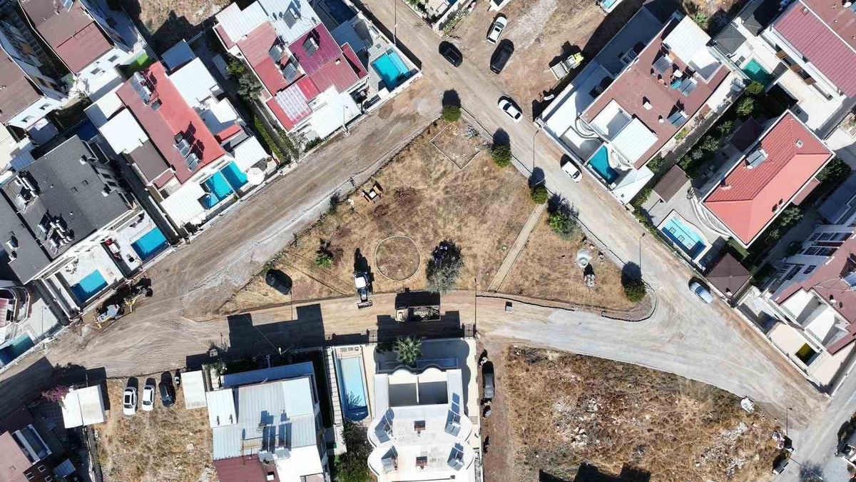 Didim'de Efeler Mahallesi 1610. Sokak'ta yol yapım çalışması başladı