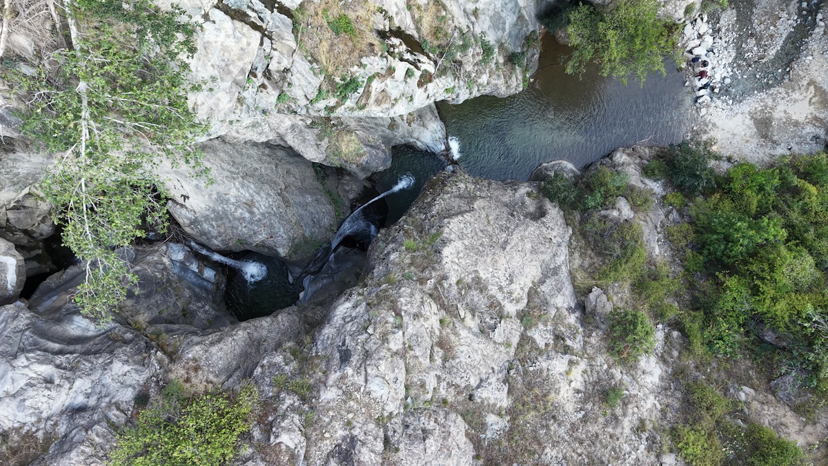 Artvin Yusufeli'deki Ayı Hamamı göleti bu yaz bin 500 doğaseveri ağırladı