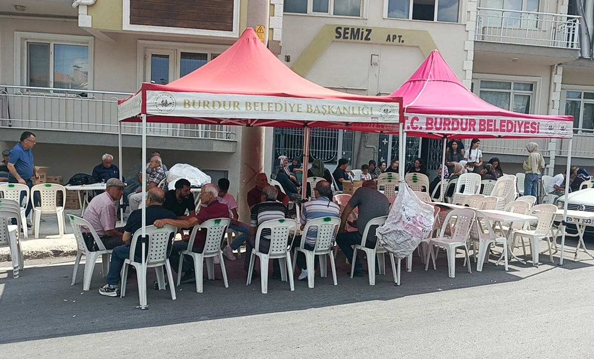 Burdur\'da düğün öncesi kazada yaşamını yitiren İsmail Arpağ\'ın evine taziye çadırı kuruldu
