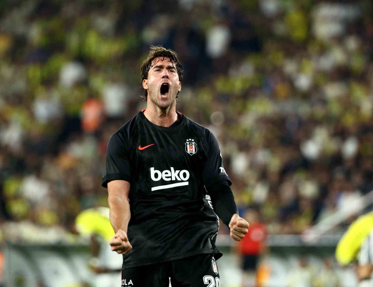 Vlahovic derbide de gol attı, Beşiktaş Fenerbahçe\'yi 2-1 yendi