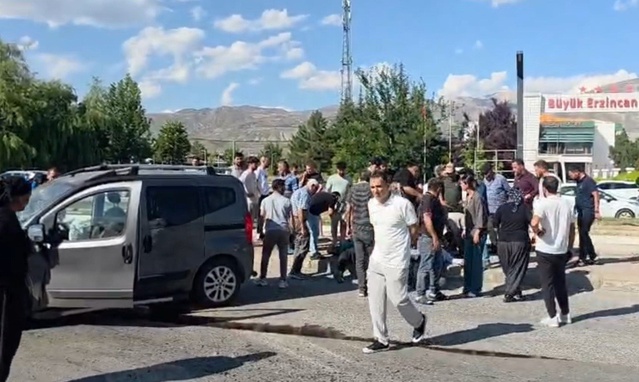 Erzincan'da İki Araç Çarpıştı: 4 Yaralı
