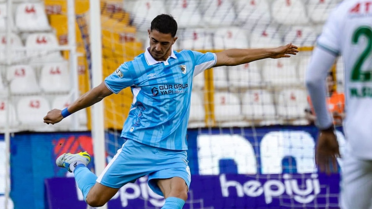 Erzurumspor FK, Eren Tozlu\'nun Golüyle Konyaspor\'u 1-0 Yenerek İlk Galibiyetini Aldı