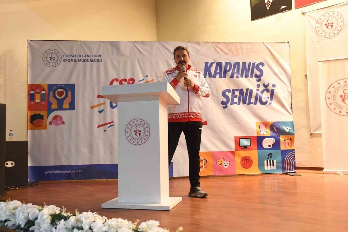 Eskişehir'de GSB Yaz Kulübü Şölenle Kapandı
