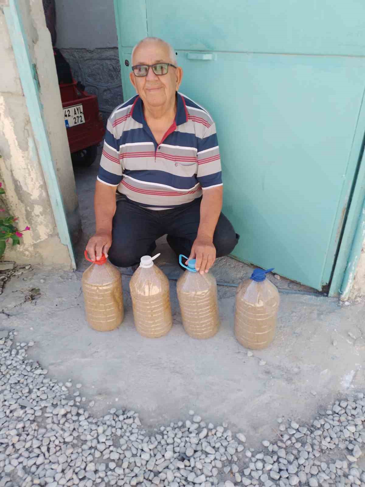 Konya Karapınar'da kışlık bulgur için kazanlar kuruldu, buğdaylar kaynatılıyor