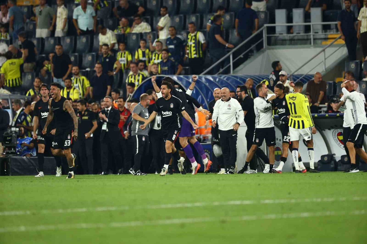 Fenerbahçe sahasında Beşiktaş\'a 2-1 kaybetti, derbi serisi sona erdi