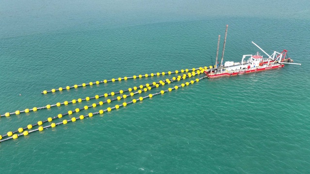 Fethiye Körfezi'nde 16 milyon metreküp dip çamuru 3 yılda temizlenecek