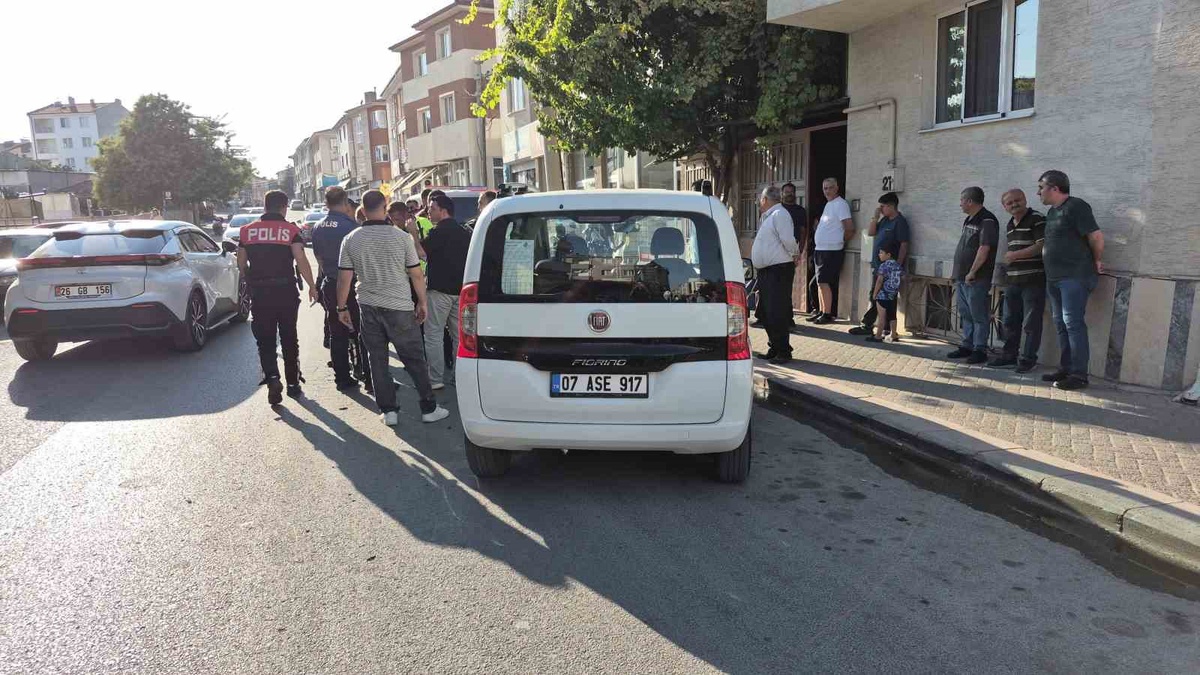 Eskişehir\'de yunus polisi motosikletine arkadan çarpıldı, 1 polis yaralandı