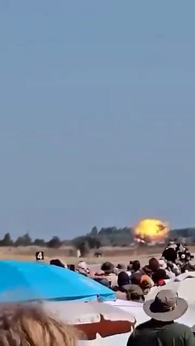 Hava gösterisi felaketle bitti: F-4 Phantom düştü, 2 pilot hayatını kaybetti
