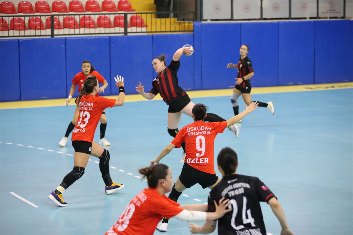 Üsküdar Belediyespor, Odunpazarı deplasmanından 28-24 galip ayrıldı