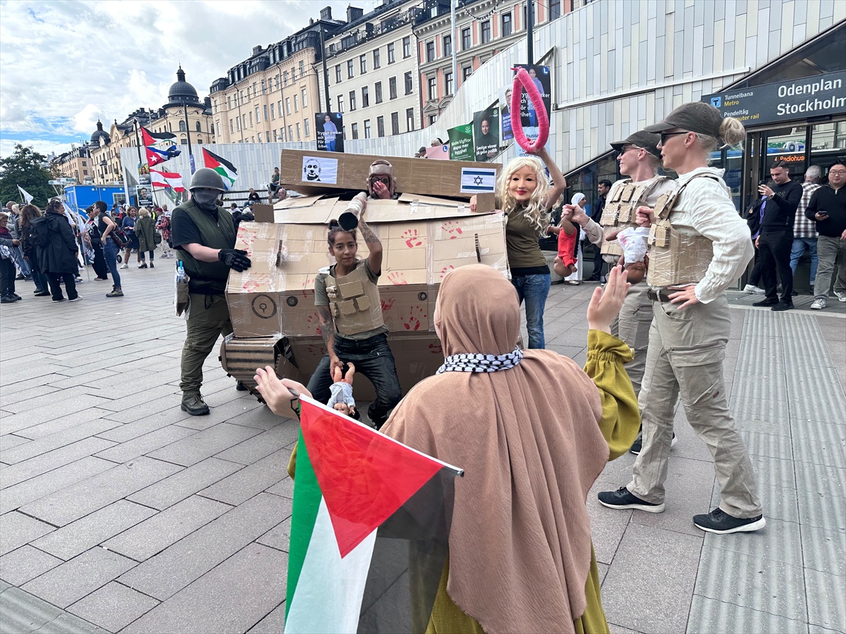 Stockholm\'de Gazze protestosunda İsrail yanlısı kadın gözaltına alındı