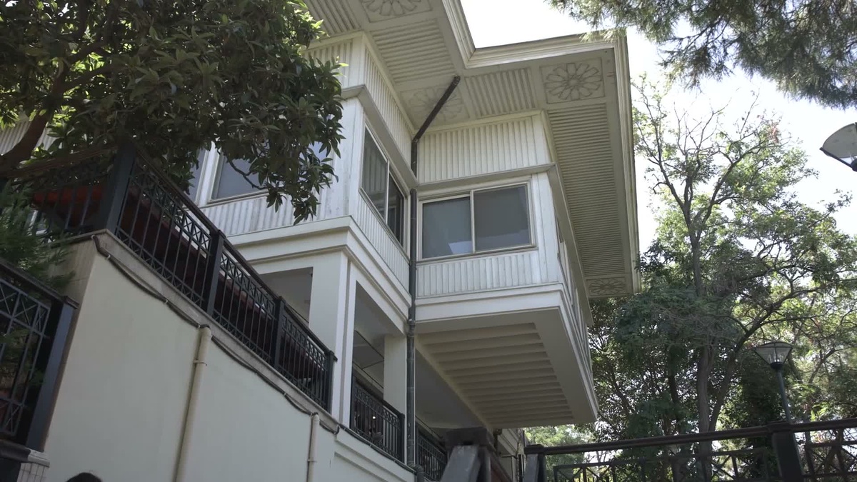 İzmir\'deki tarihi Şato, 70 yıl sonra yeniden İzmirlilerin buluşma noktası oldu