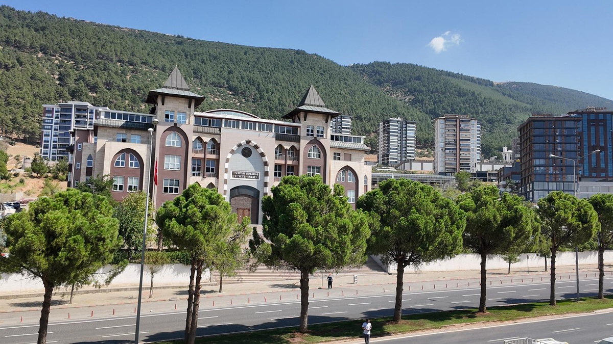 Mersinli davasında anne tahliye edildi, babanın tutukluluğu sürüyor