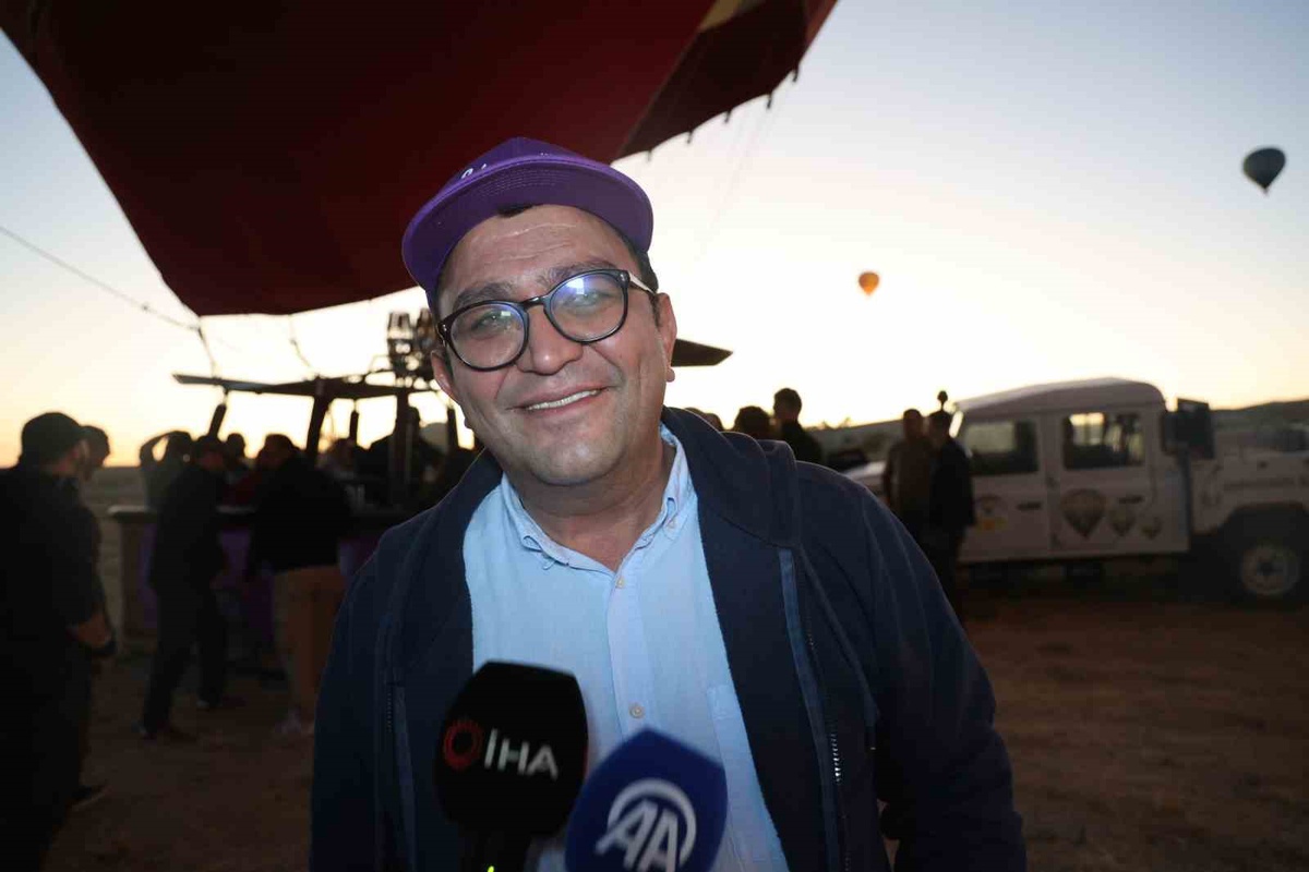 Kapadokya'da balonlarla rahim ağzı kanserine farkındalık çağrısı yapıldı