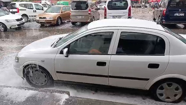 <a class='keyword-sd' href='/eylul/' title='Eylül'>Eylül</a> ayında şaşırtan manzara! Kars beyaza büründü